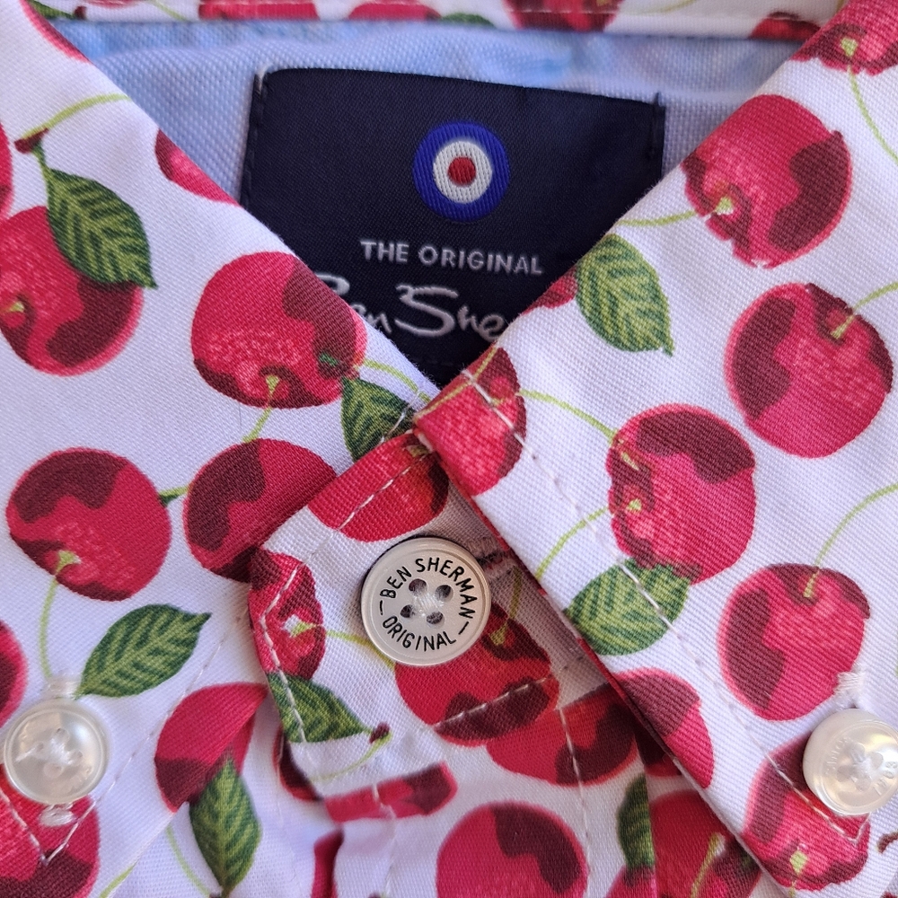 Nwt Ben Sherman Button Front Short Sleeve Shirt Cherry Pattern Stretch Men Sz S - Picture 3 of 9